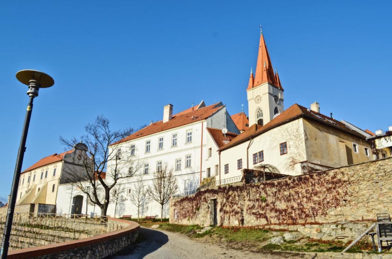 Apartments 3 In The Historic Part Of Зноймо Екстериор снимка