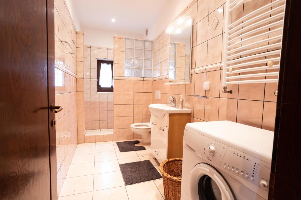 Apartments 3 In The Historic Part Of Зноймо Екстериор снимка