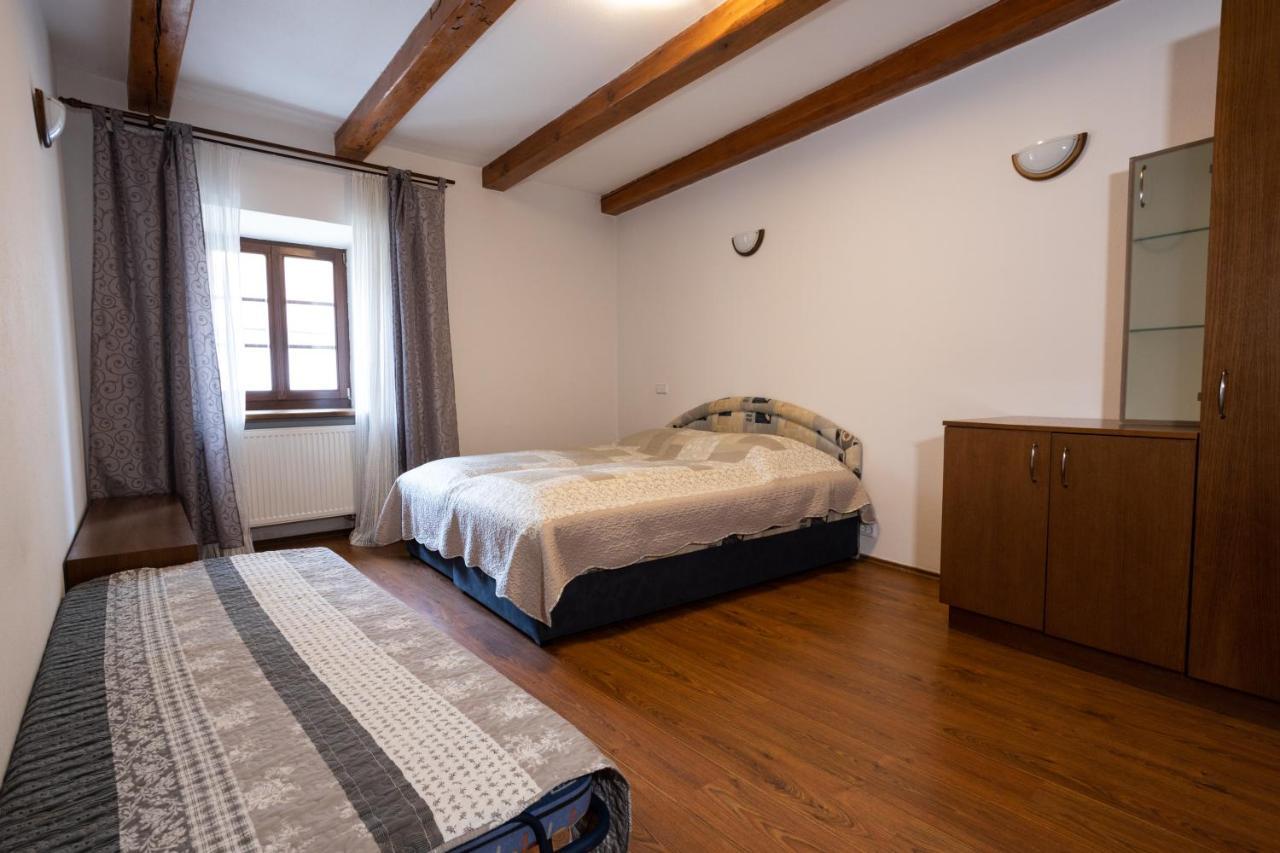 Apartments 3 In The Historic Part Of Зноймо Екстериор снимка